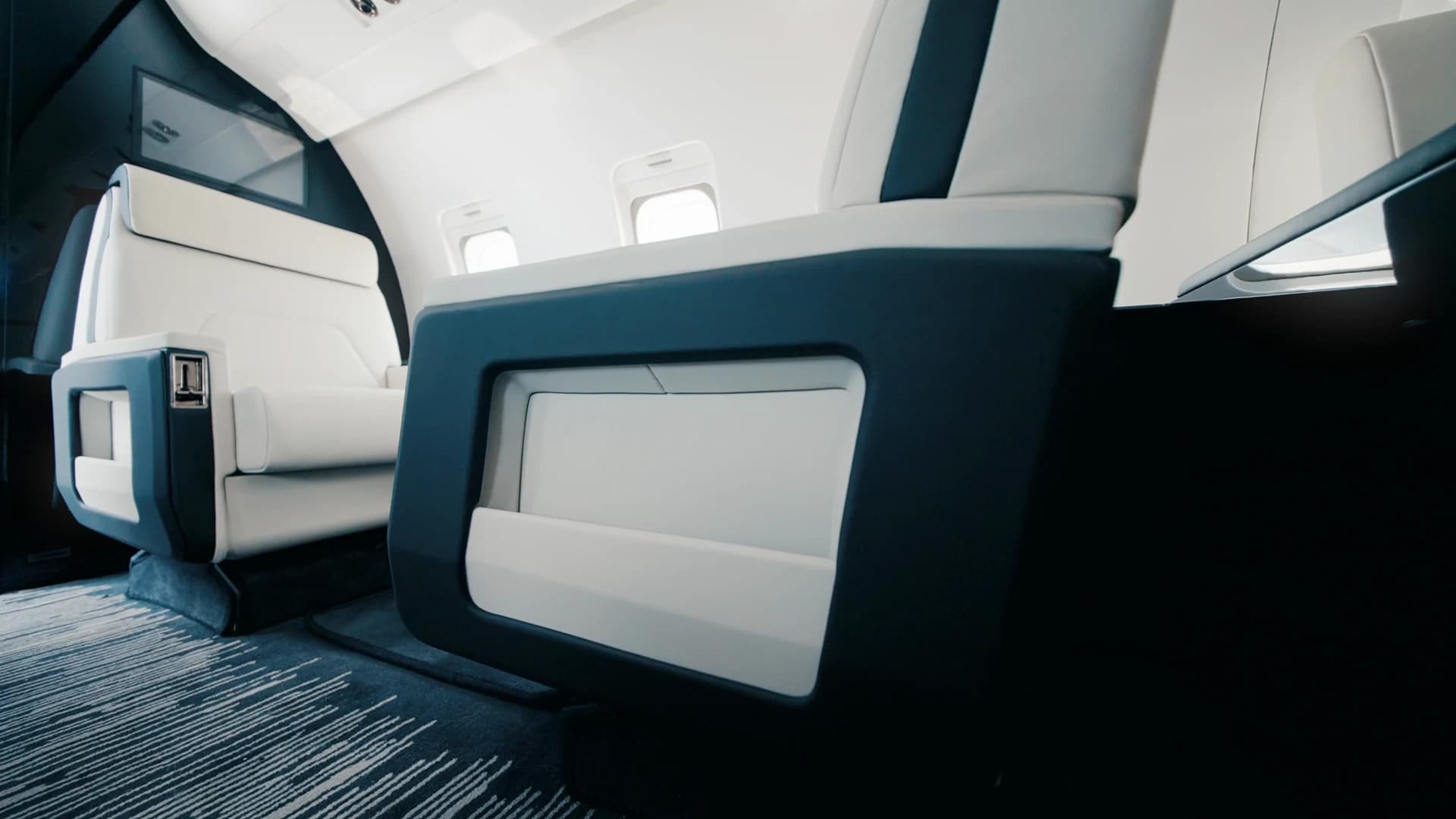 Challenger 604 seat and armrest detail.