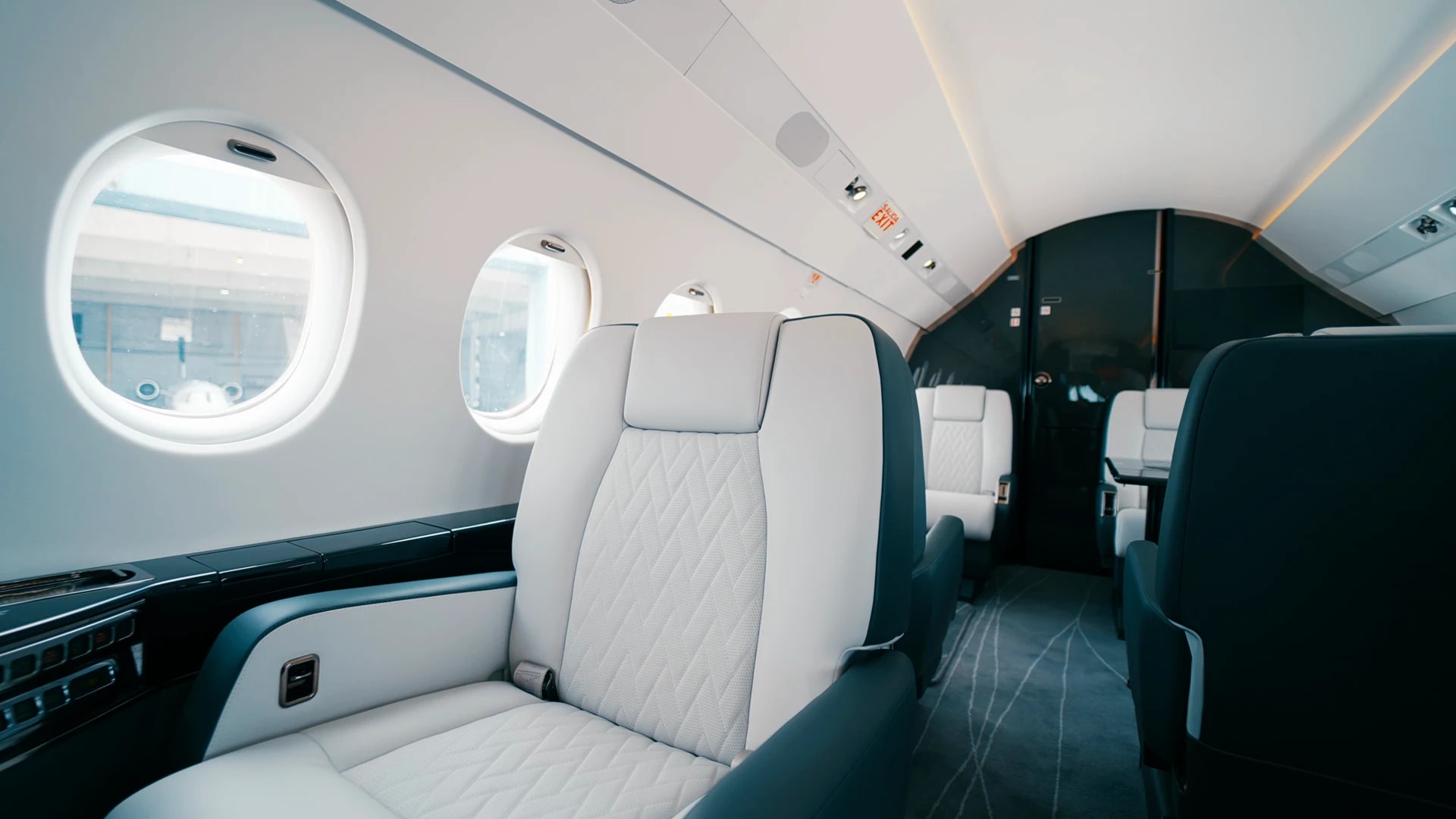 Falcon 2000 aircraft interior