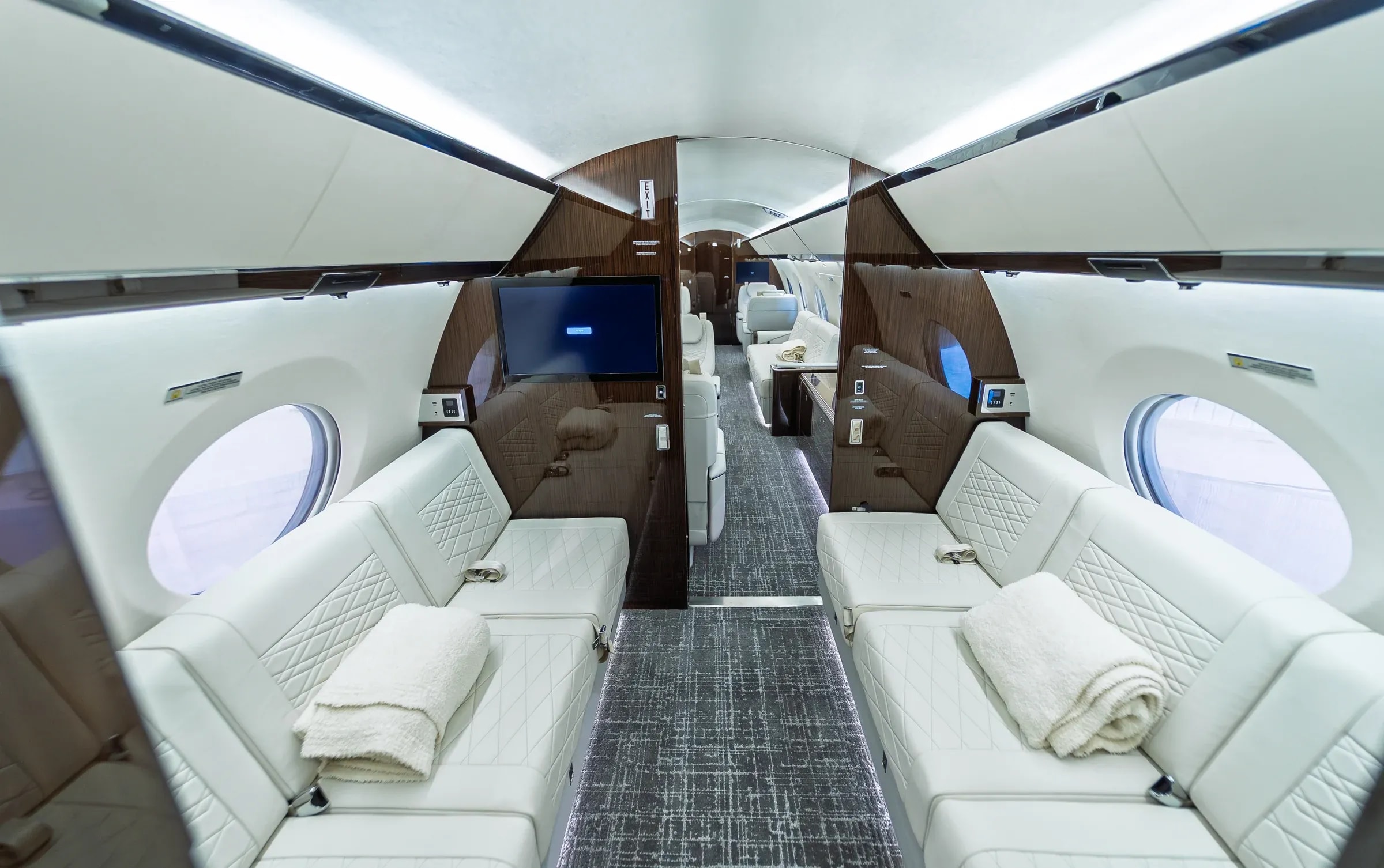 Gulfstream G650ER divan from the Rex portfolio — cabin layout reference for discussing rest options